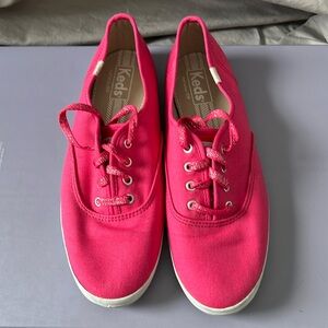 [Keds] Hot Pink Canvas shoes w/ shimmer laces - size 8